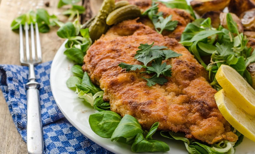 Image 1: Bayerische Klassiker: 3-Gänge-Schnitzel-Menü für 2 oder 4 Personen
