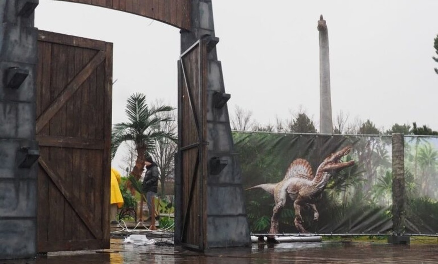 Image 11: Całodniowe bilety wstępu dla 1 osoby lub rodziny do parków DinoWorld