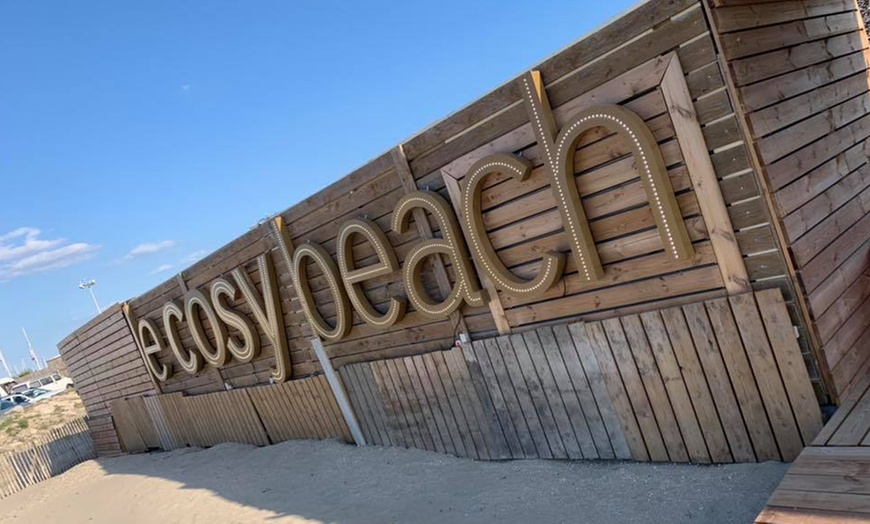 Image 2: Détente à la plage au Cosy Beach