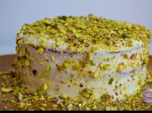 Menú de brunch con encanto rústico con tosta, dulces y bebidas