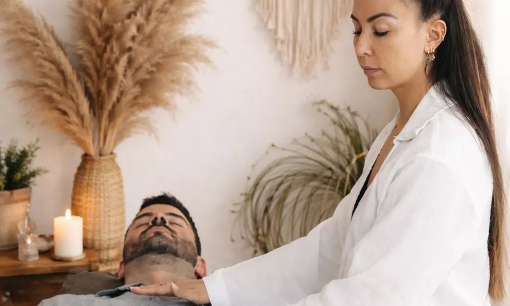 30 oder 60 Min. Fußreflexzonen-, Bauch-Massage oder Reiki-Anwendung