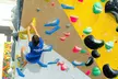 ¡Escala sin límites! Acceso libre para niños y adultos en horario completo en Climbat La Foixarda, al 27% - Second Medium