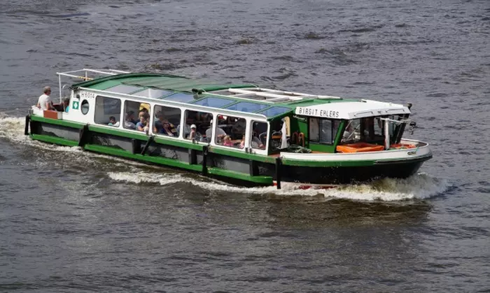 Große Hafenrundfahrt