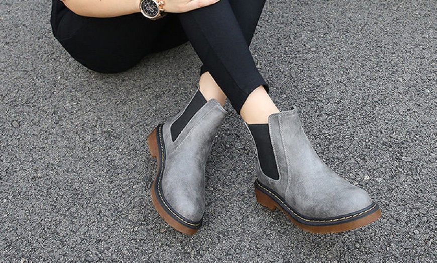 Image 7: Ankle Chelsea Boots