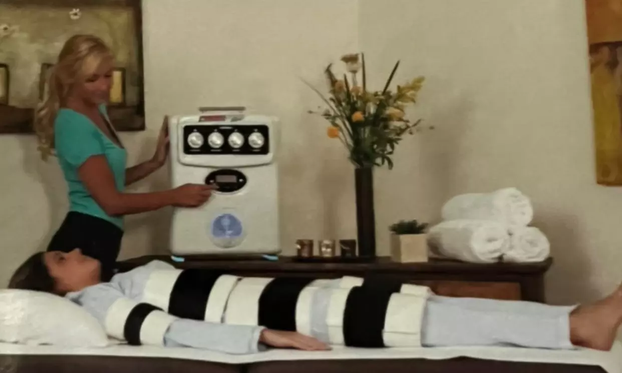 Discover Renova Spa's Formostar body wraps for enhanced skin texture and wellness, with savings up to 61% - Primary Image