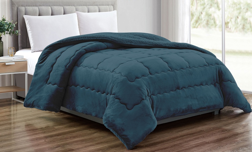 Image 9: Couette double en velours Sherpa