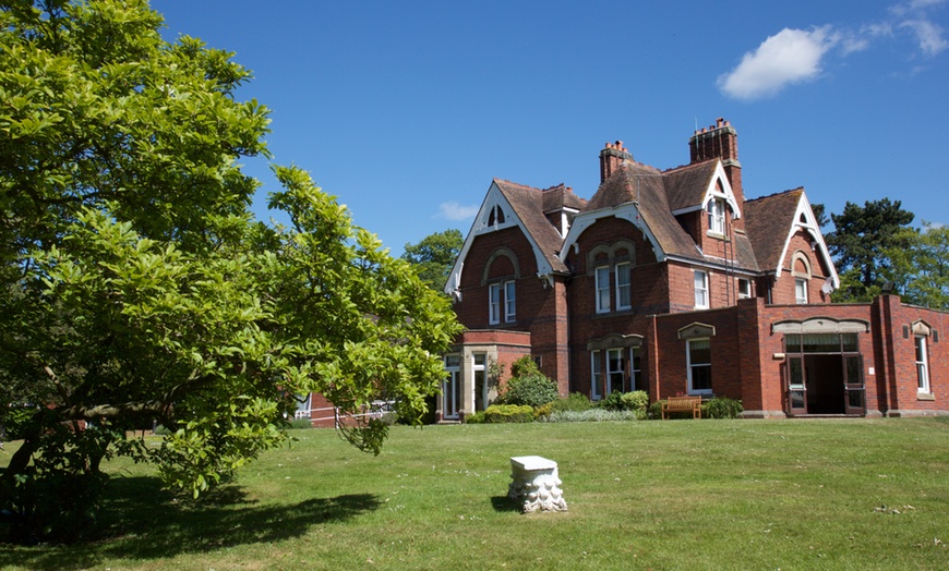 Image 8: Worcestershire: Standard Room with Dinner