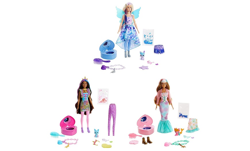 Image 2: Barbie Colour Reveal Peel Toy with 25 Accessories