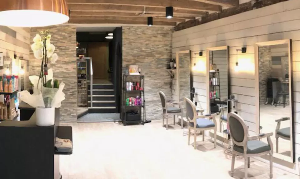 Massage du corps de 60 min ou soin du visage au choix de 60 min