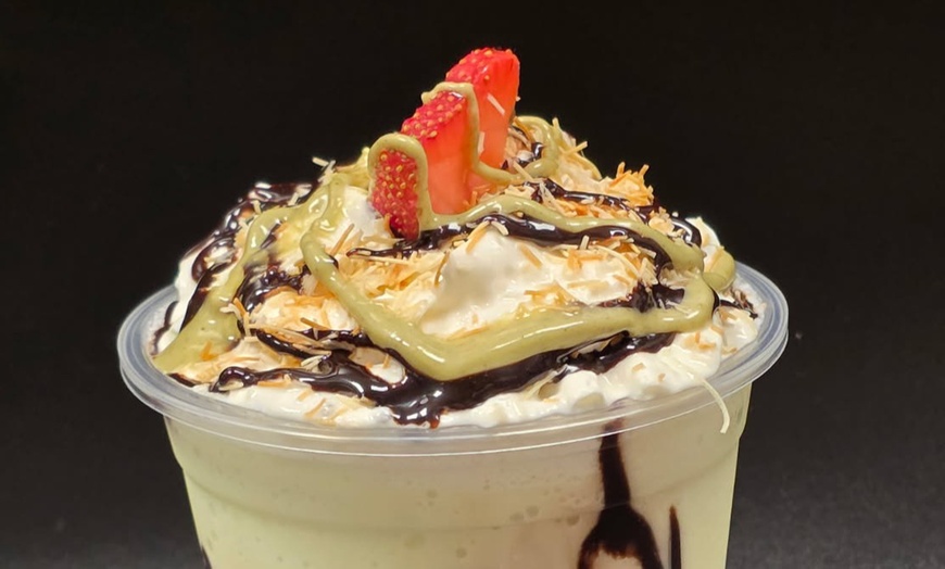 Image 2: Specialty Drinks, Bubble Waffles & Sweet Treats at Maddlulu Cafe