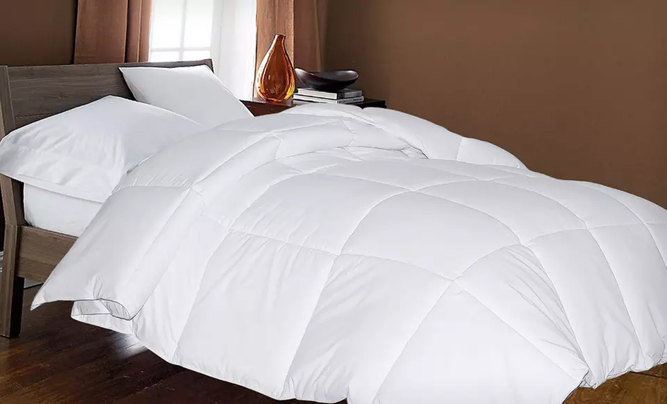$39.99 for a Royal Luxe 400-Thread-Count Egyptian Cotton Comforter (Up to 80% Off). Free Shipping and Returns. - Primary Image