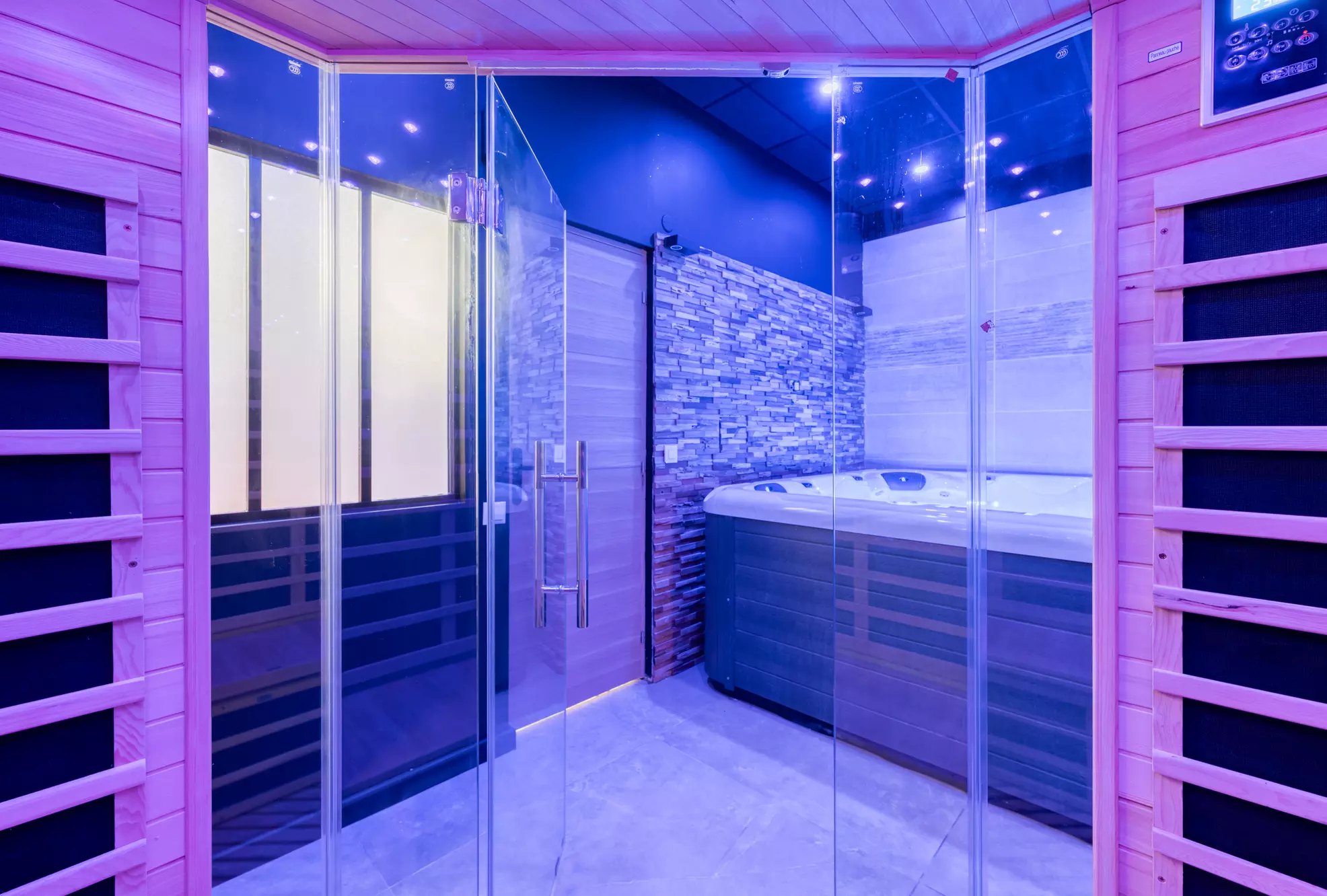 One 30-Min, One or Three 60 Minute Sauna Session with Cold Plunge at Hot Rocks Sauna Club Alki Beach - Primary Image