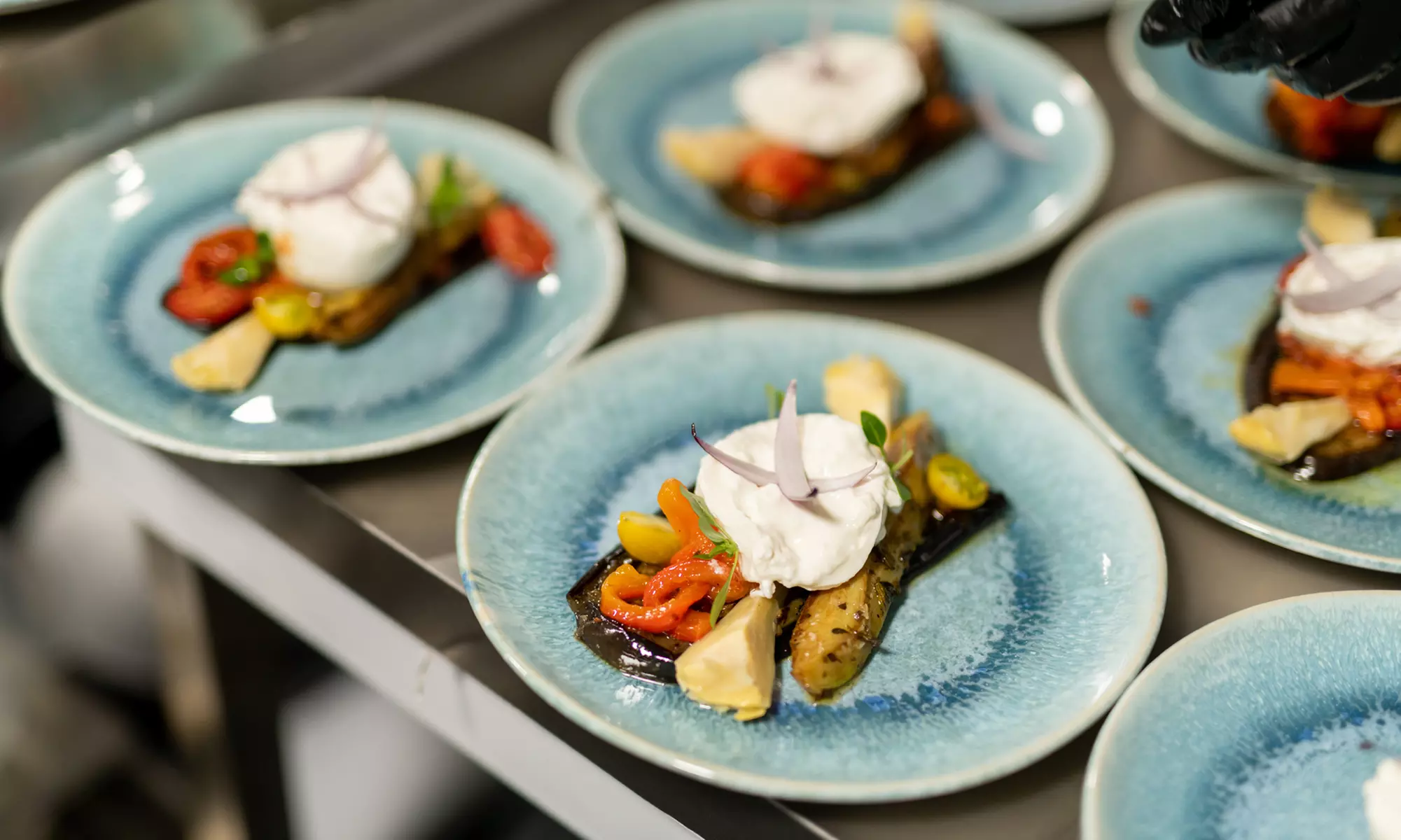 Embarquez avec Bateau le Théo : Dîner Croisière Trattoria sur la Seine