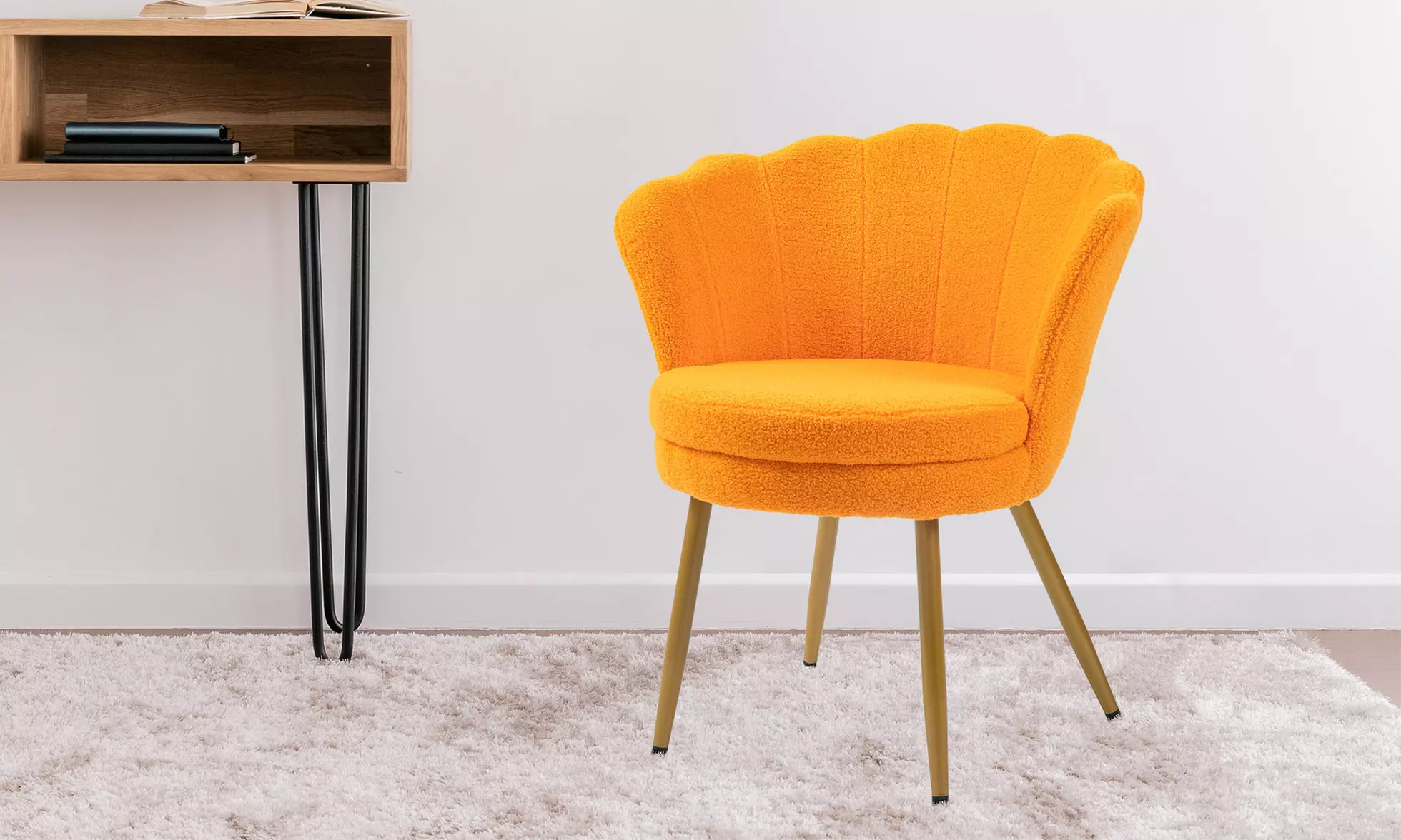 Poltrona in velluto a conchiglia