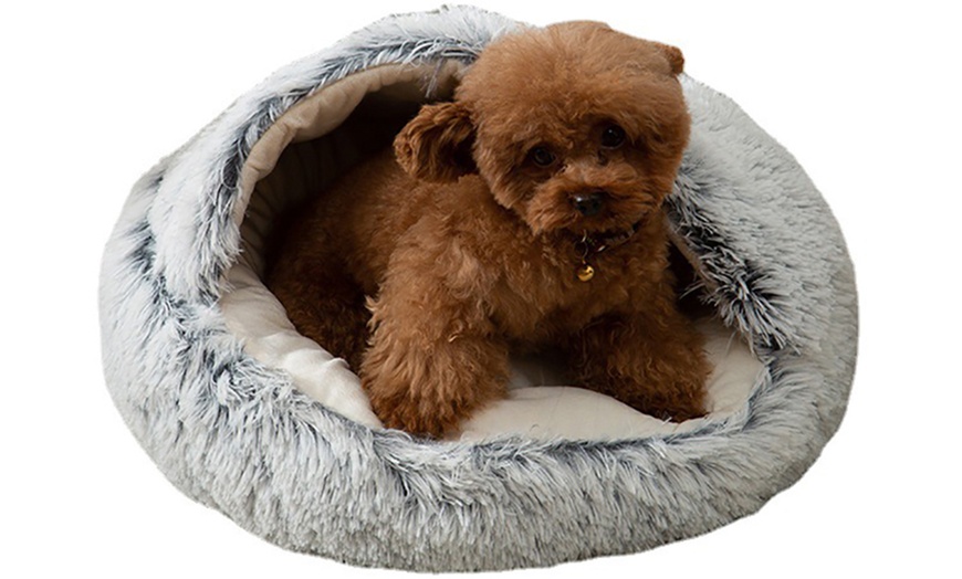 Image 6: Fluffy Warm Semi-Enclosed Pet Bed