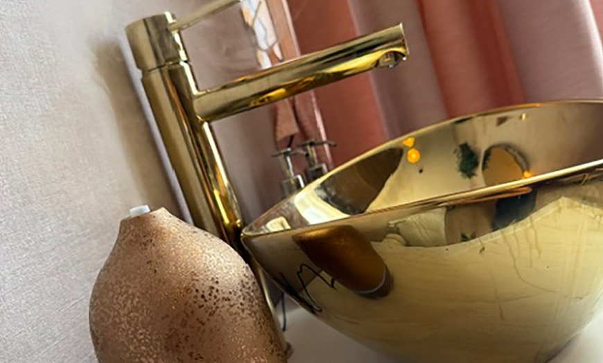 Image 9: Diepe ontspanning en balans met massage en cupping sessies