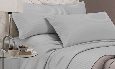 Completo letto matrimoniale in raso, Made in Italy e disponibile in vari colori