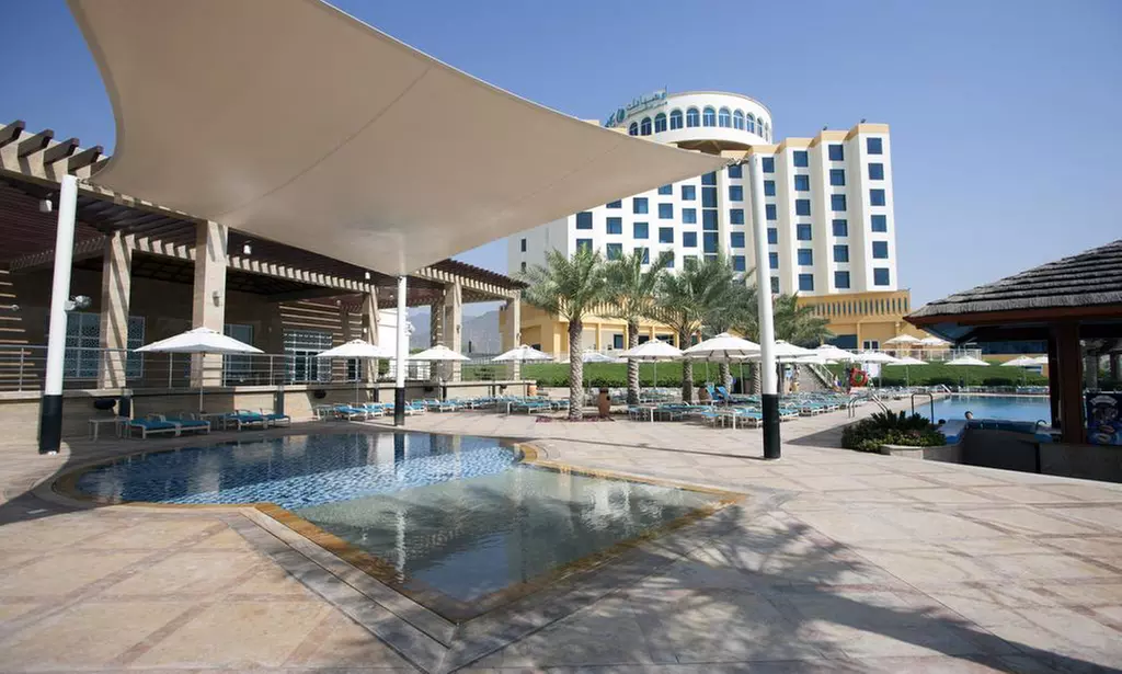 Khor Fakkan: One-Night 4* Stay with Breakfast and Optional Dinner