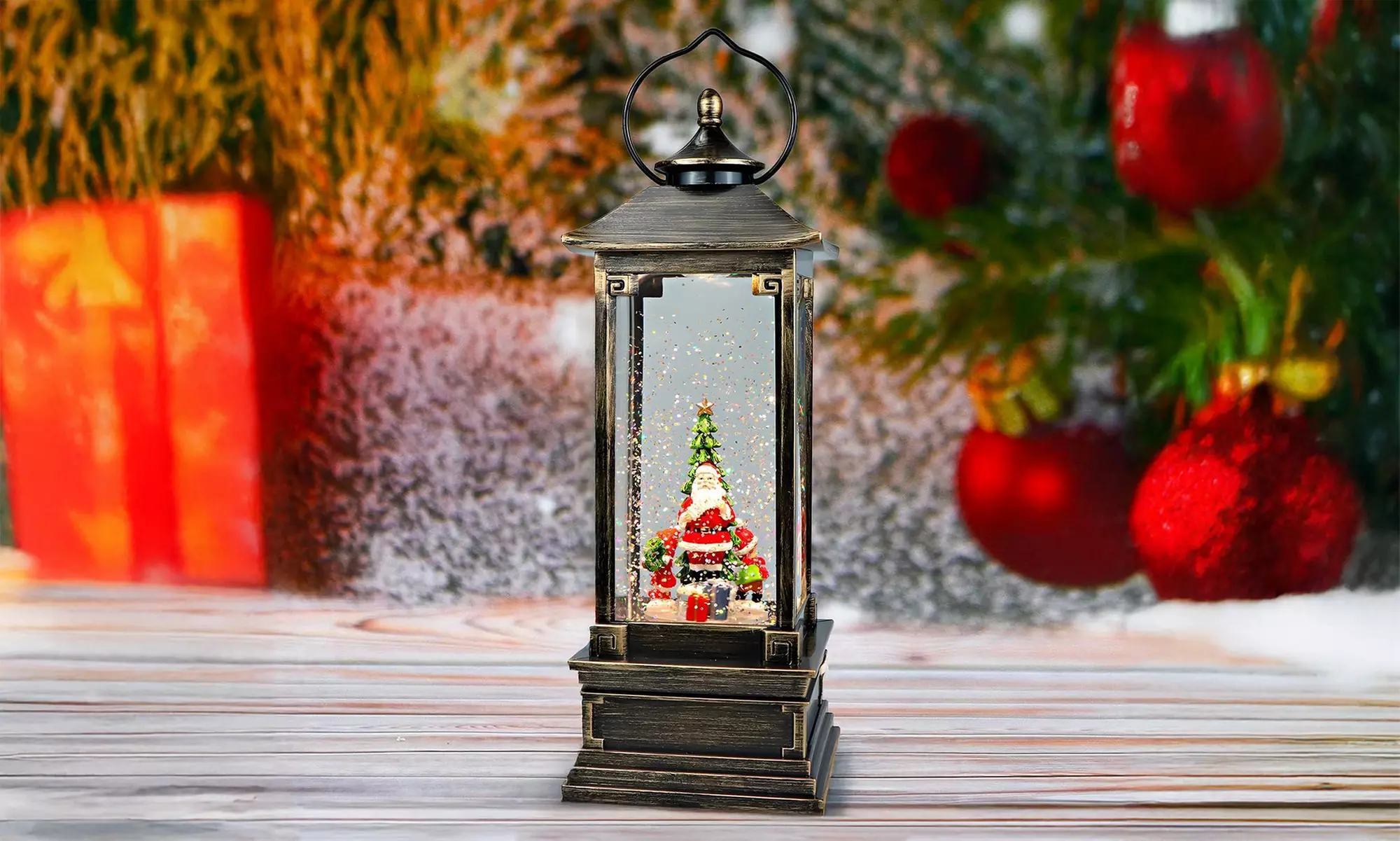 Weihnachtliche Szene mit Musik und Beleuchtung