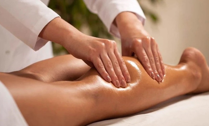 Image 2: Unwind and Relax: 30, 60 or 90-Minute Choice of Massage