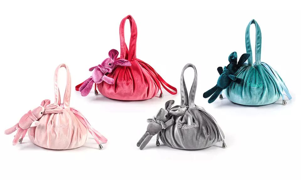 1 ou 2 trousses à maquillage en velours - Primary Image