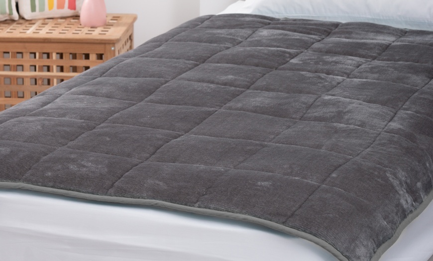 Image 4: Silentnight 3kg Kids' Weighted Blanket