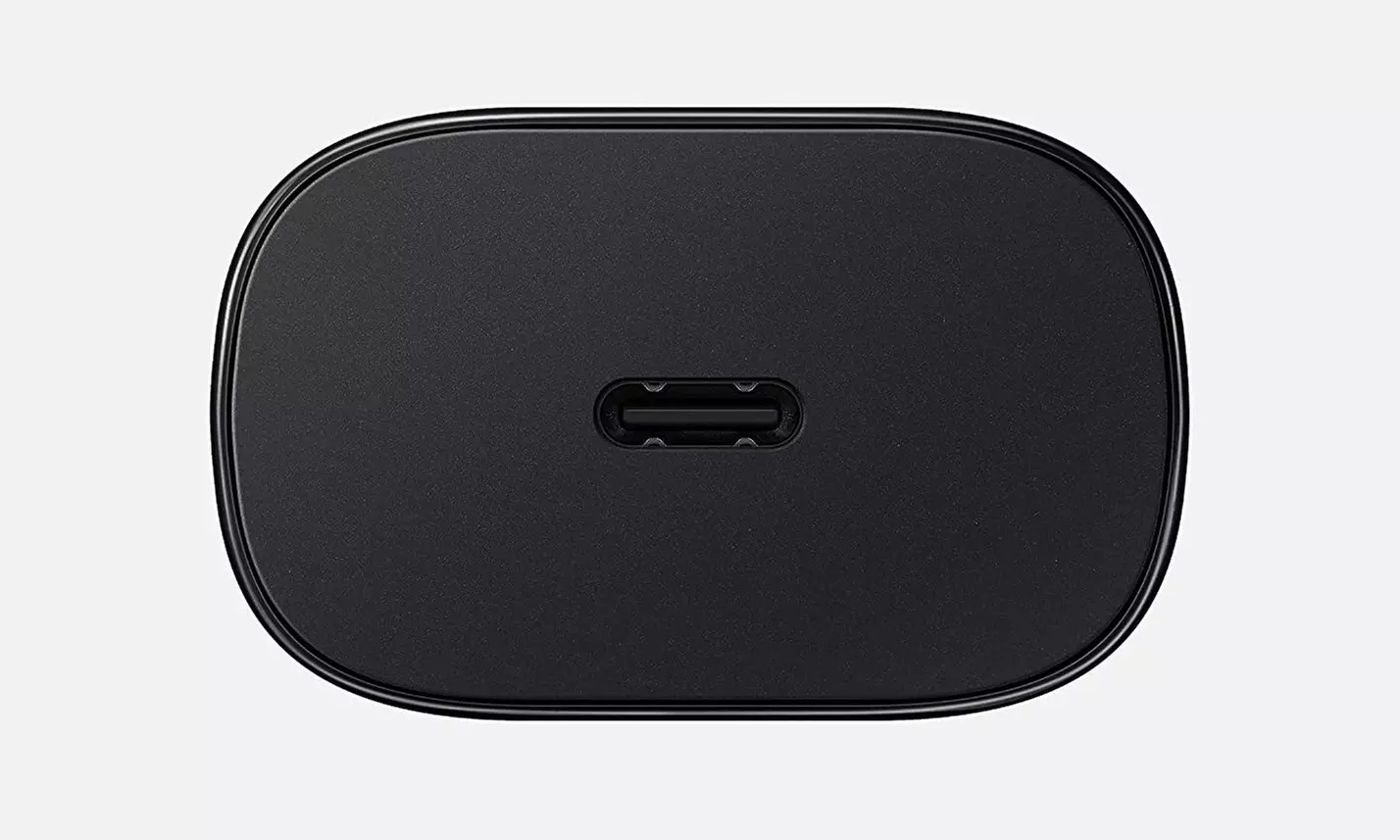 Samsung 25 Watt Super Fast Wall Charger with USB-C to USB-C cable included - Second Medium