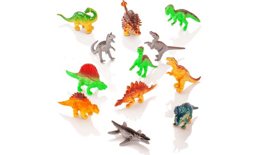 Image 2: Dinosaur Truck Carry Case with 12 Dinosaur Figures