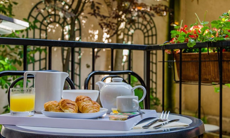 Image 4: Paris Porte D'Orléans : chambre double avec petit-déjeuner en option