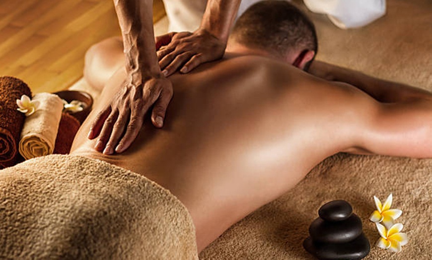 Image 3: Massage relaxant californien 1h30 avec Magali Collardey