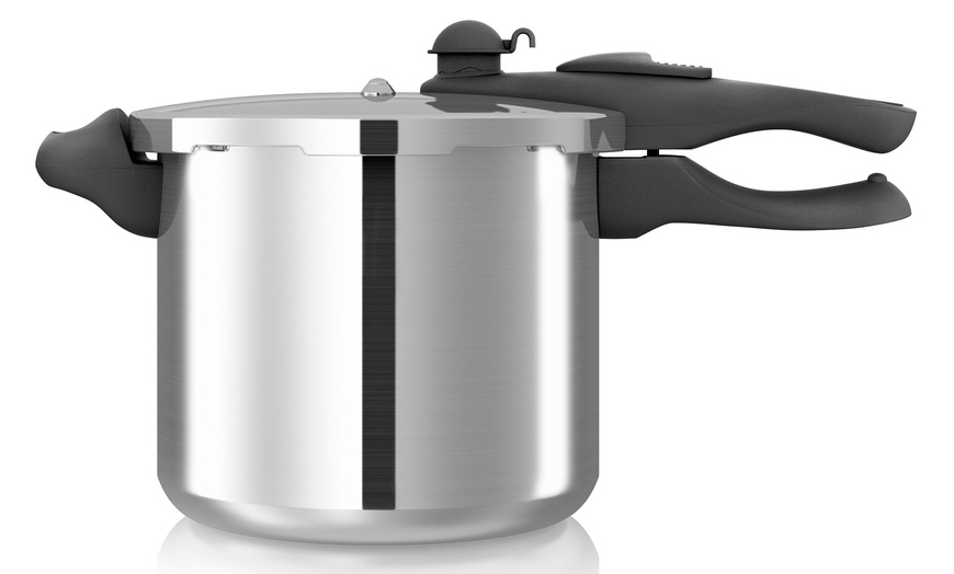 Image 3: Tower 7L Pressure Cooker