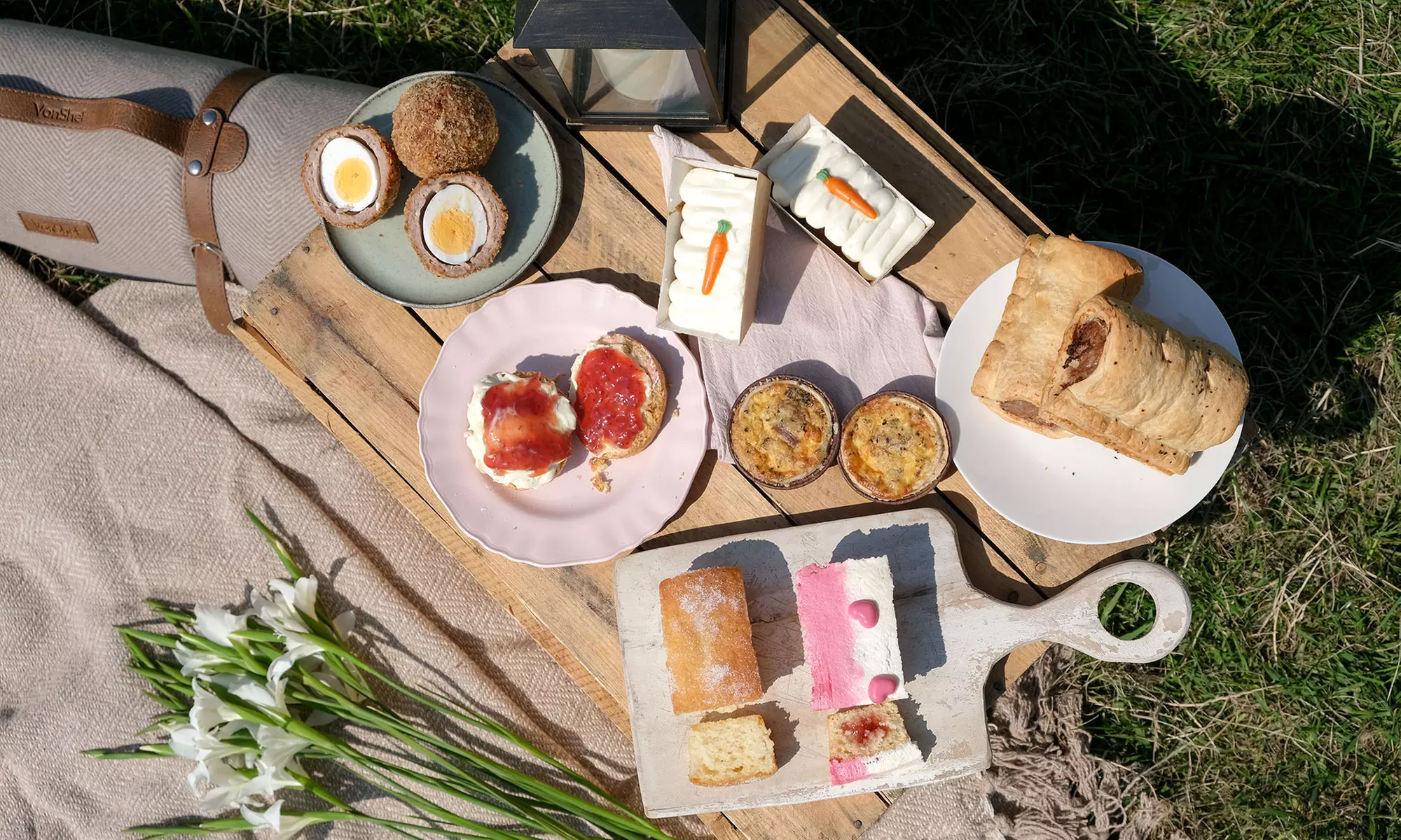 Afternoon Tea Box for Two at Piglets Pantry | Perfect for Picnics (Up to 37% Off) - Primary Image
