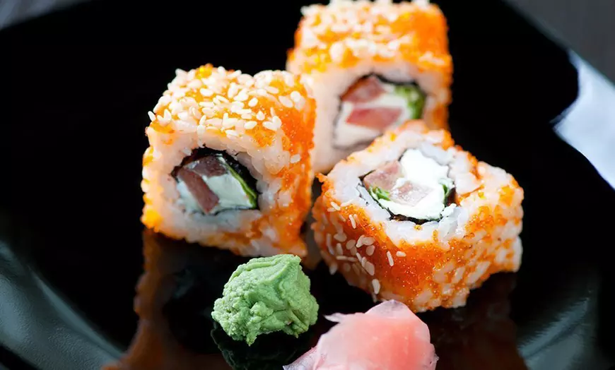 Image 1: Onbeperkt sushi en grill (2 p.)