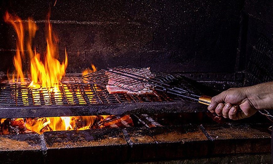 Image 8: Menú canario o parrillada con entrantes, postre y bebidas