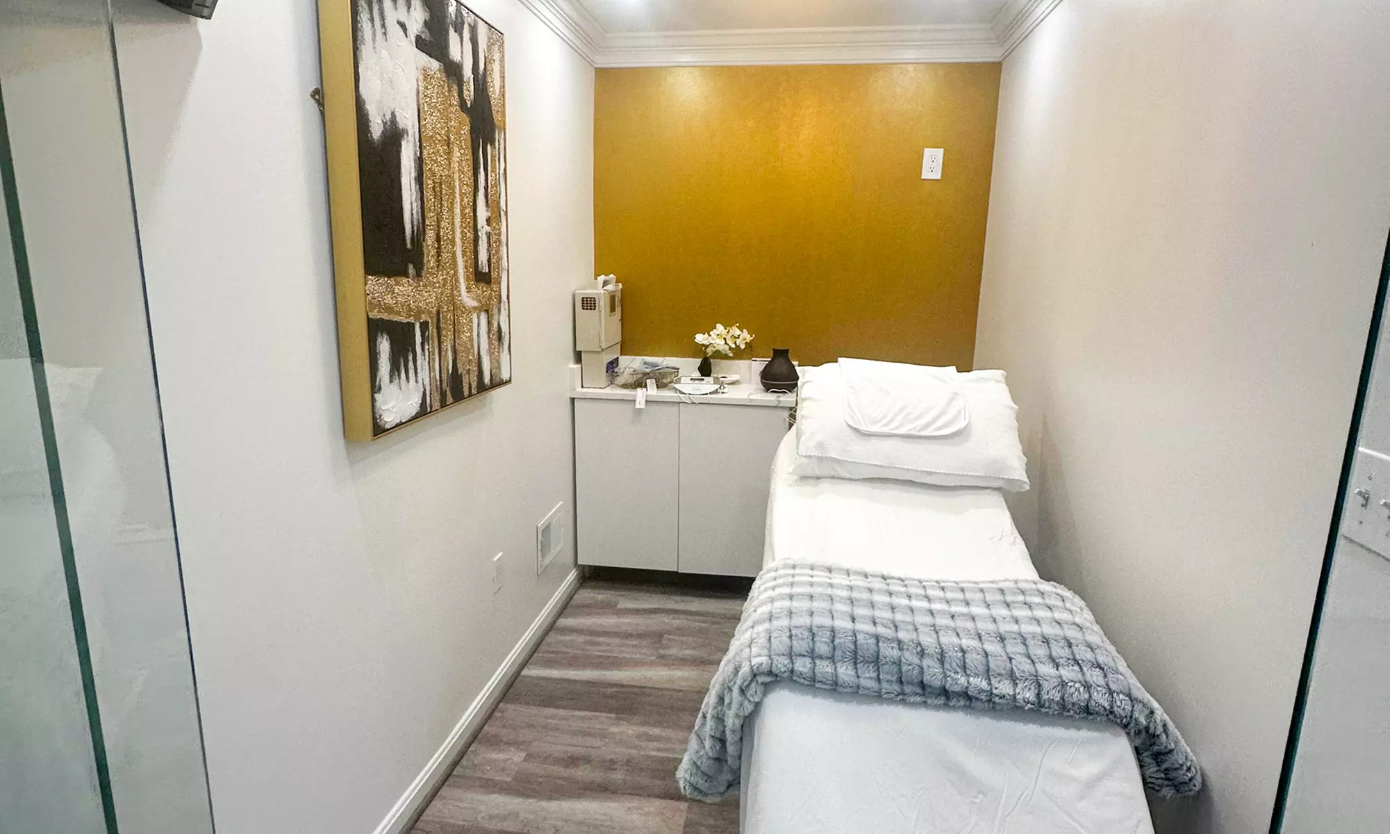 Revitalize w/ 30-Min 1, 3, or 5 Private Halo IR Infrared Sauna Session