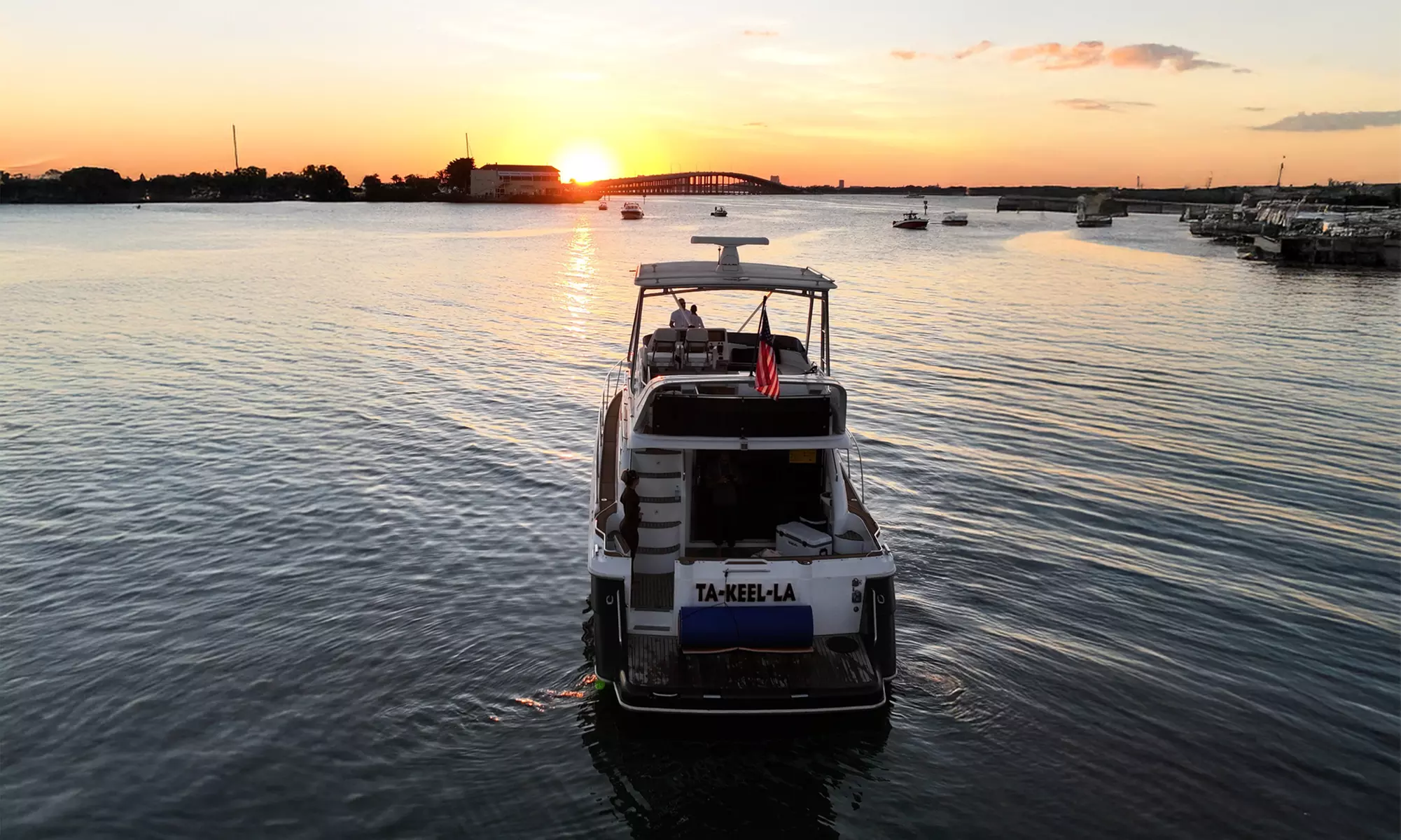 3, 4 Hours Yacht Rental, Charters of 4 Hours with Jet Skis and More