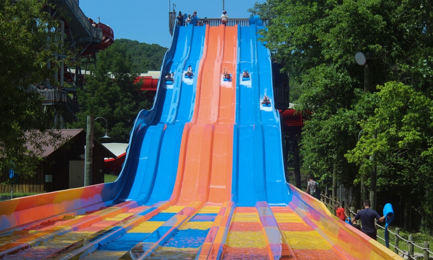 Image 9: LIMITED TIME OFFER: Six Flags St. Louis - Up to 50% Off
