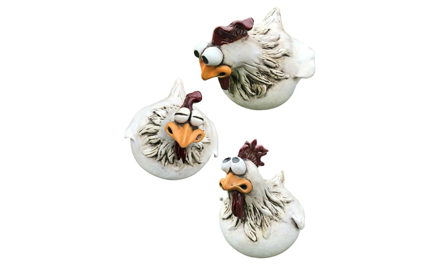 Image 2: Funny Chicken Fence Decor Statues