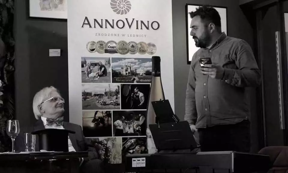 Degustacja w winotece dla 2 osób, voucher prezentowy i więcej