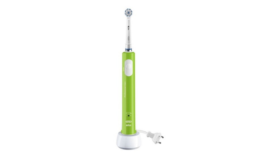 Image 6: Oral-B Junior Electric Toothbrush