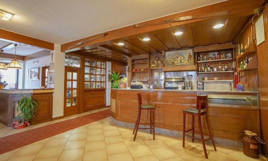 Image 6: Dolomiti: soggiorno con colazione o mezza pensione