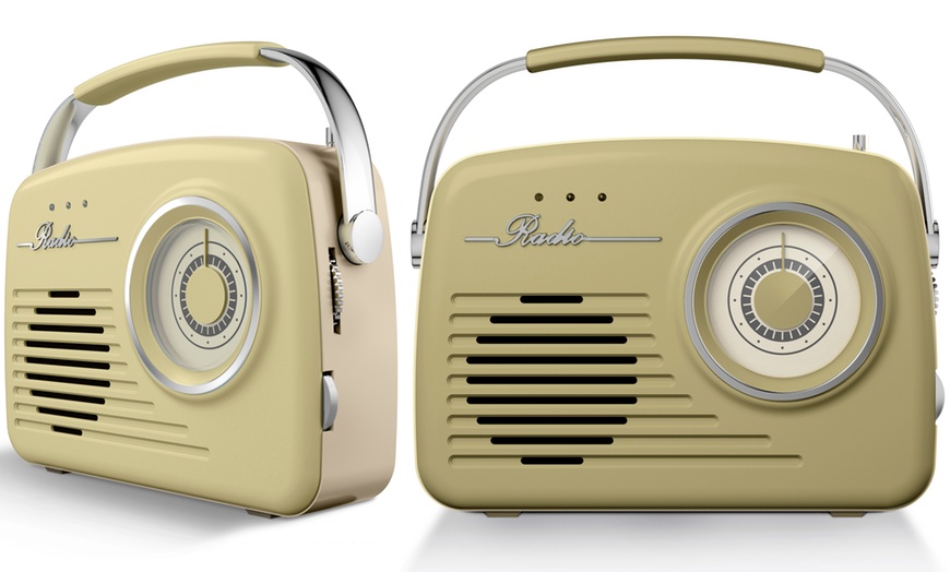 Image 9: Akai Vintage-Style Radio