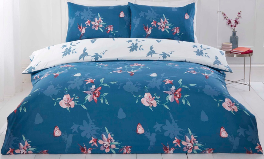 Image 4: Hummingbirds 180TC Reversible Duvet Set