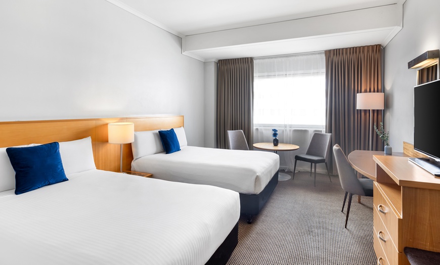 Image 8: Cosmopolitan Perth CBD: Choice of Room with Breakfast