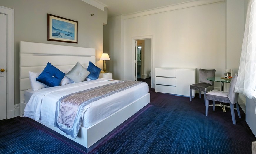 Image 14: 19th-Century Hotel in Downtown Chicago