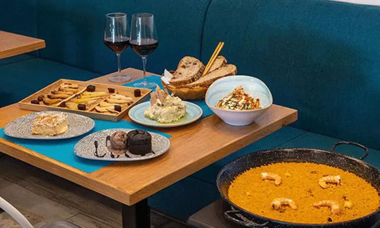 Menús de arroces para compartir frente al mar para 2 o 4 personas