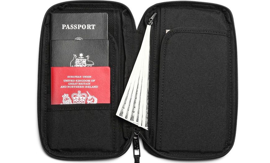 Image 9: RFID-Blocking Travel Wallet