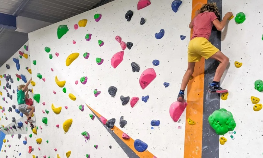 Image 4: Introduction to Climbing and a Full-Day Pass for One or Family of Five