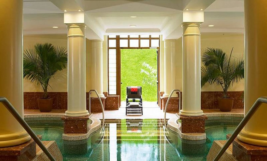 Image 3: Killarney: 1- or 2-Night 4* Stay with Breakfast and Spa