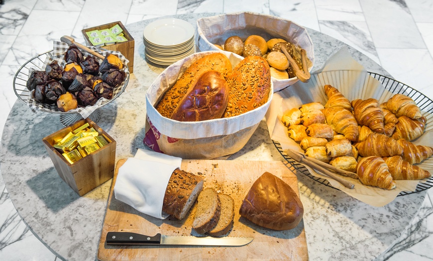 Image 2: Breakfast with Coffee for Two